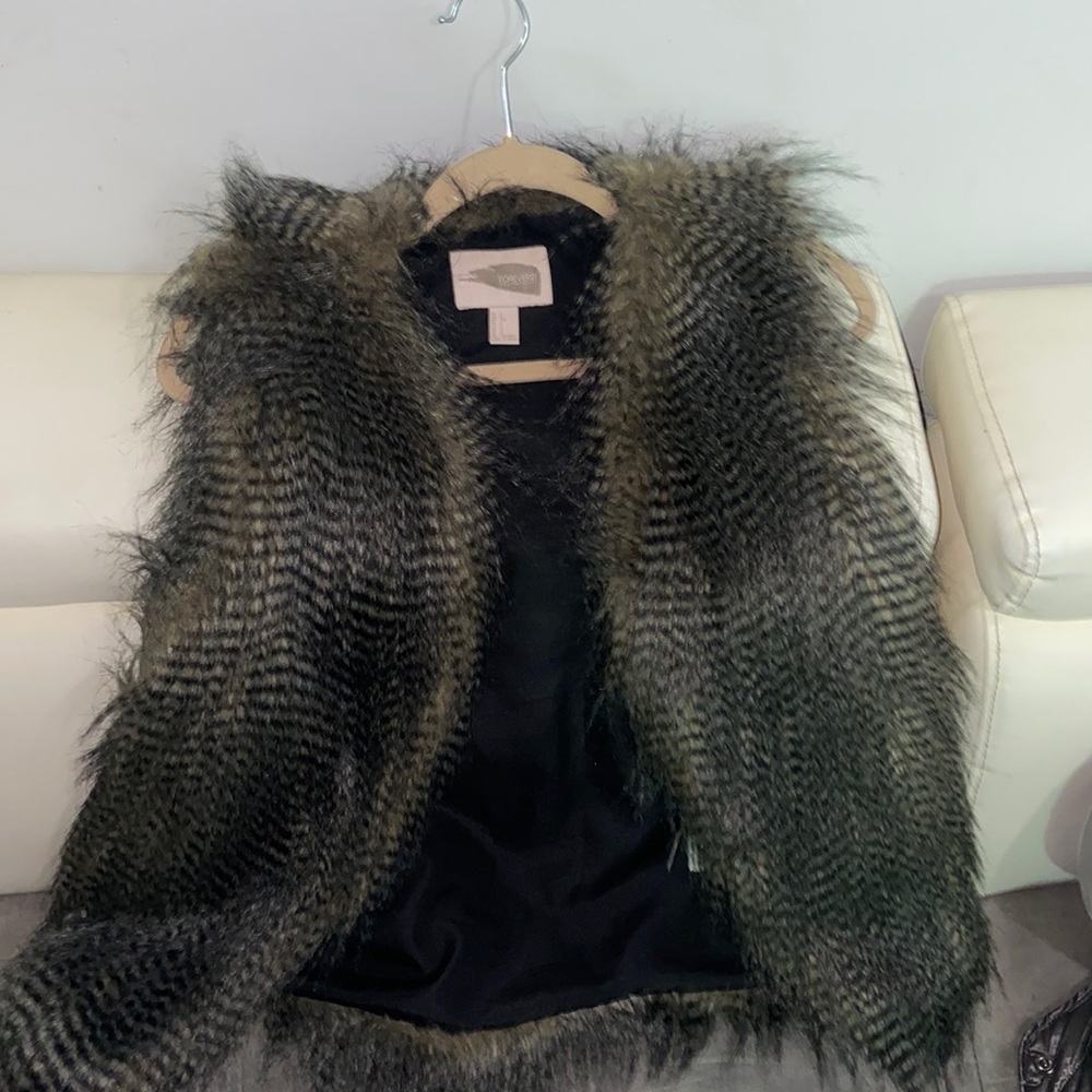Forever 21 faux fur vest